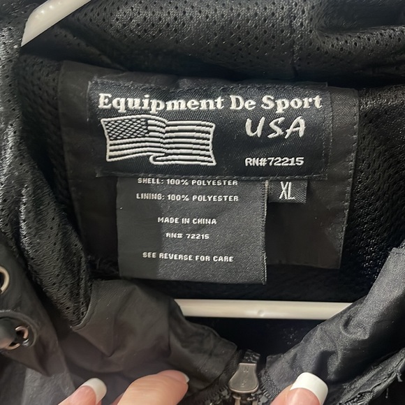 Mens hooded windbreaker - Picture 2 of 13